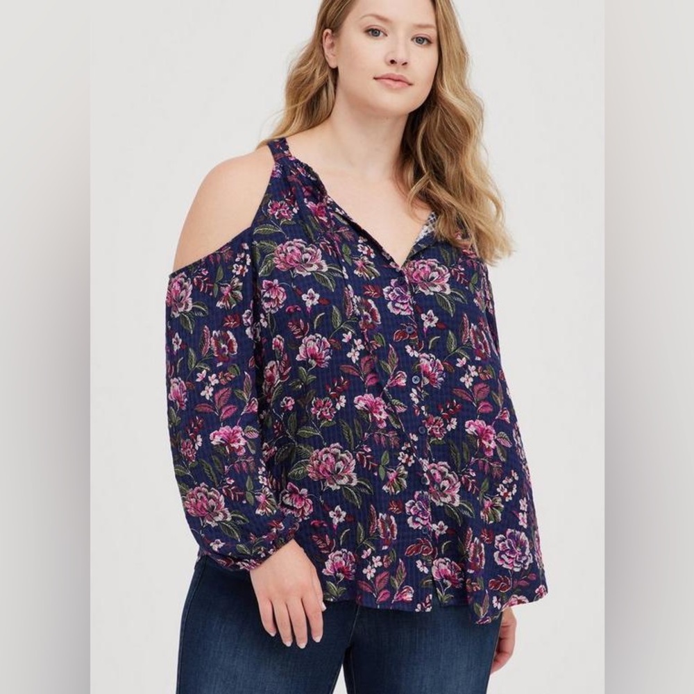 Torrid crinkle gauze cold shoulder top